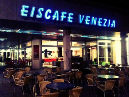 Photo: Eis Cafè Venezia